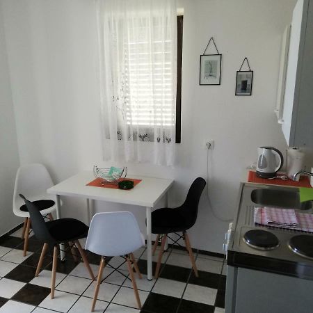 Apartmani Laura Trogir Exterior foto