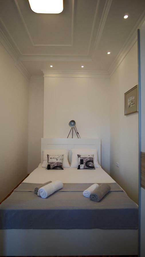 Apartmani Laura Trogir Exterior foto