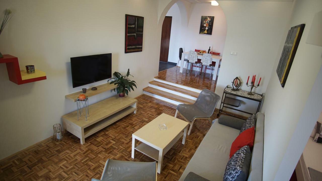 Apartmani Laura Trogir Exterior foto