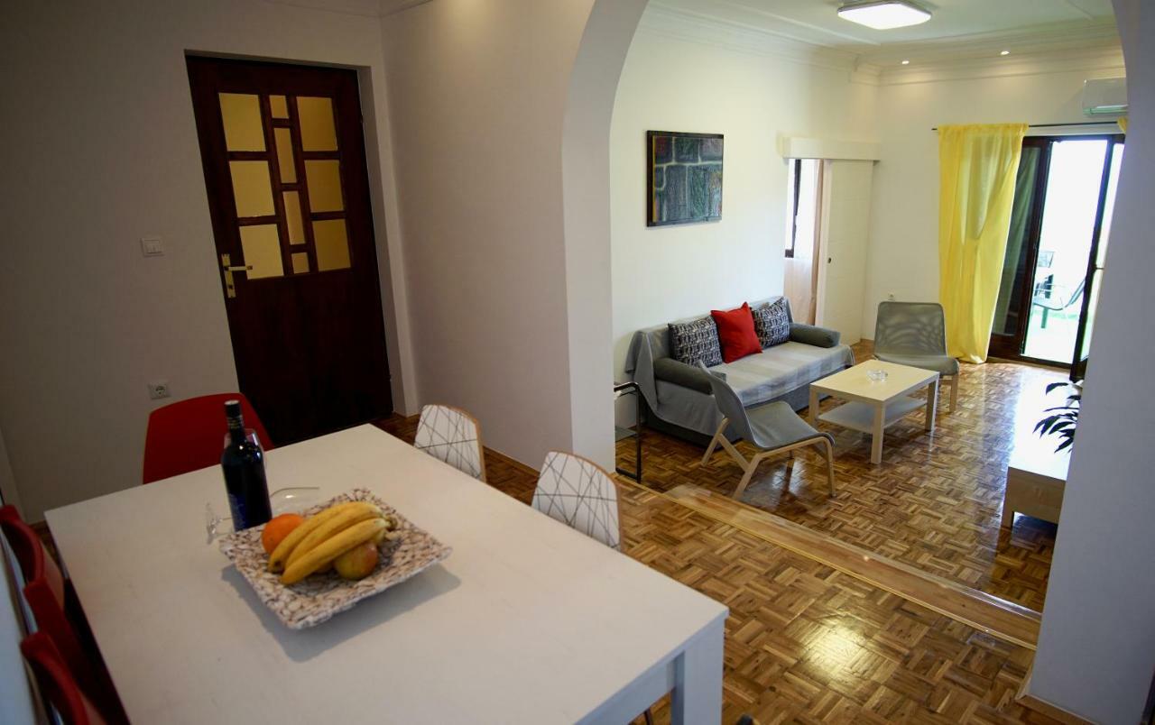 Apartmani Laura Trogir Exterior foto