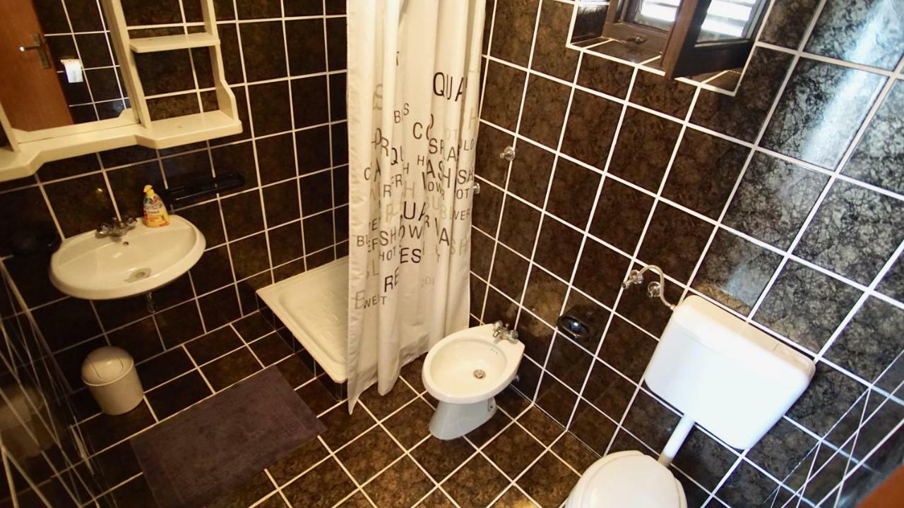 Apartmani Laura Trogir Exterior foto