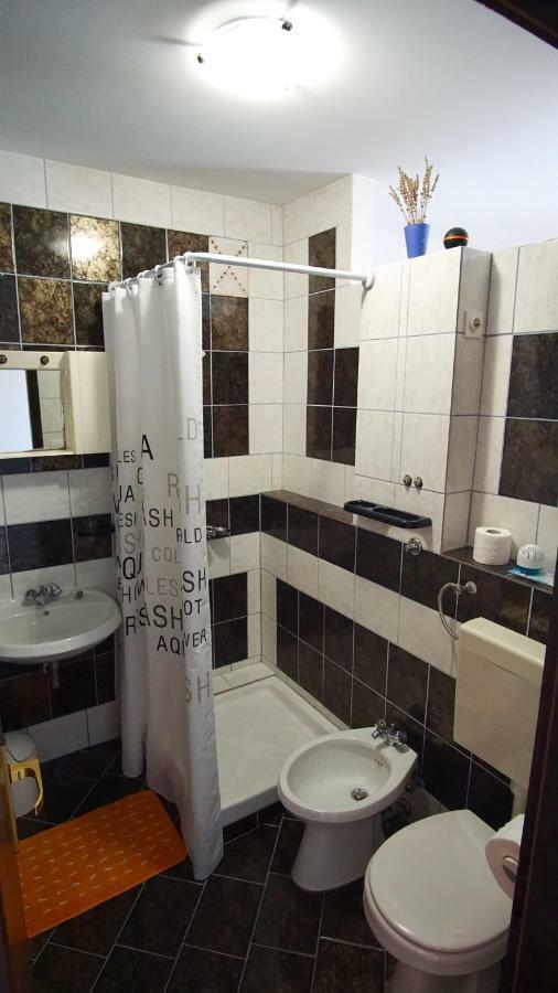 Apartmani Laura Trogir Exterior foto