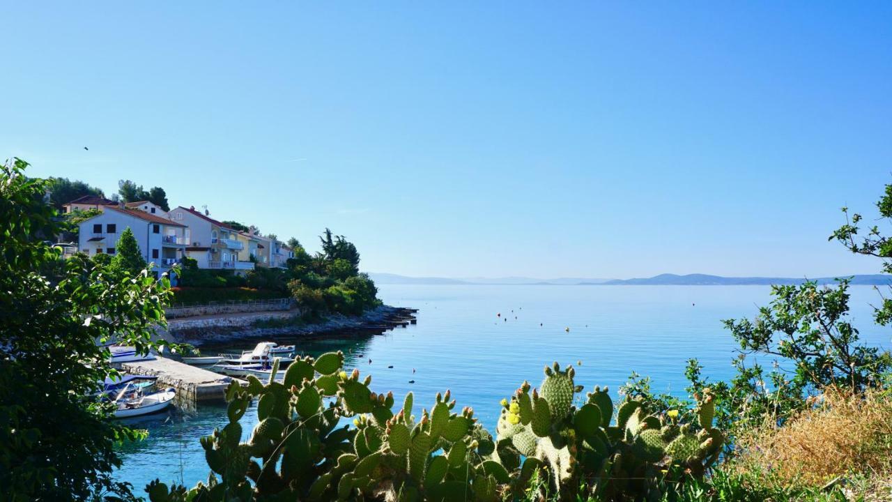 Apartmani Laura Trogir Exterior foto