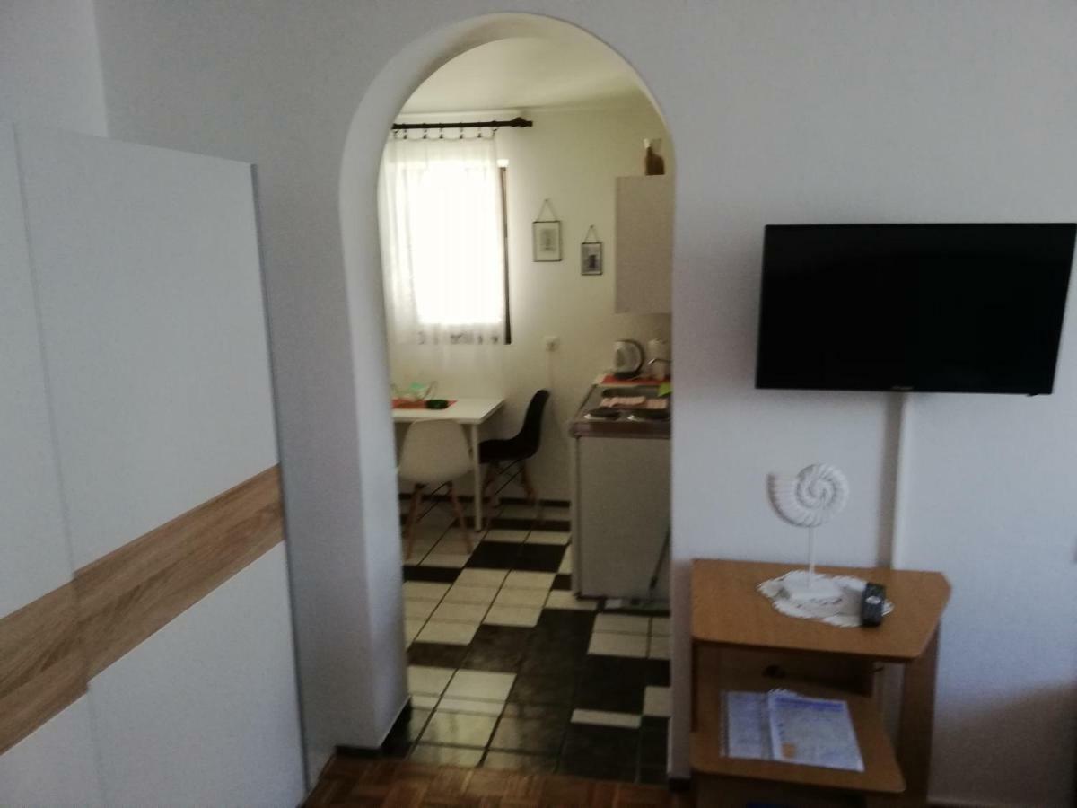Apartmani Laura Trogir Exterior foto