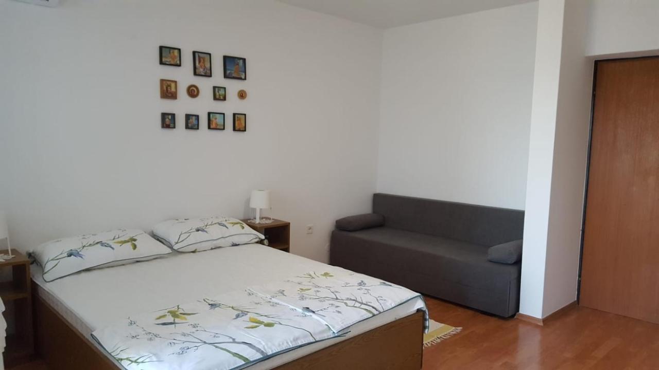 Apartmani Laura Trogir Exterior foto