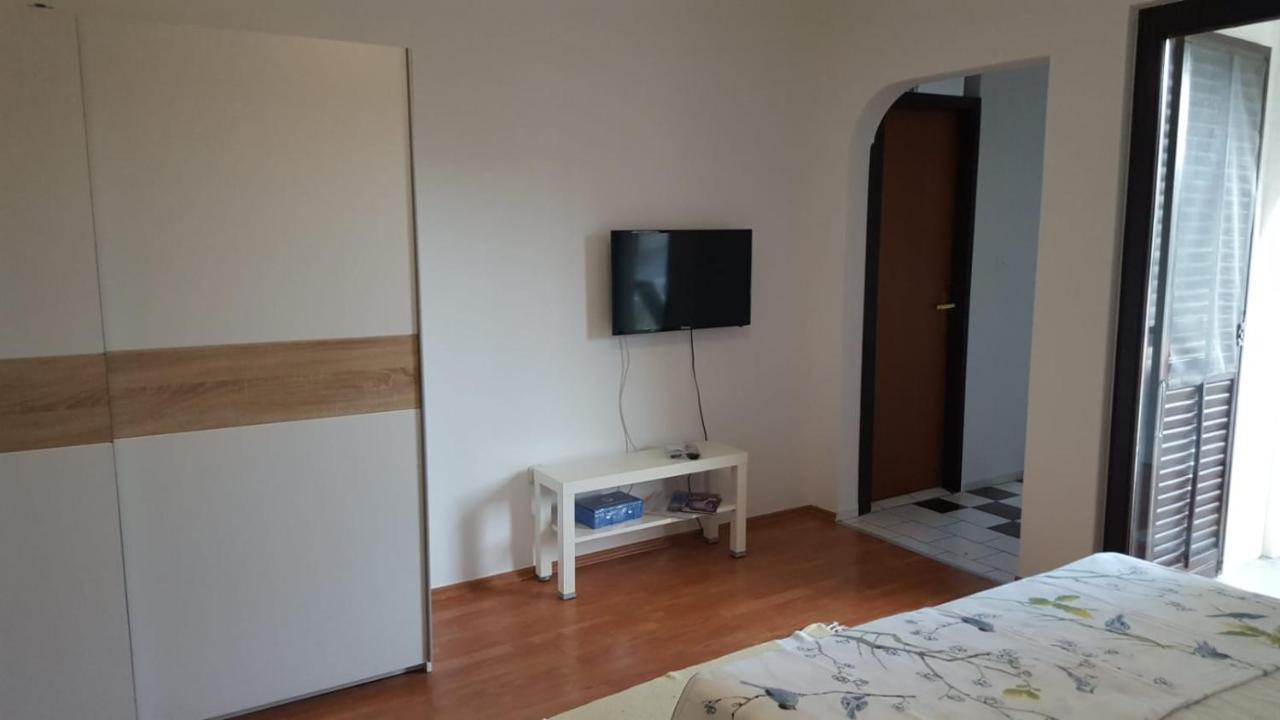 Apartmani Laura Trogir Exterior foto